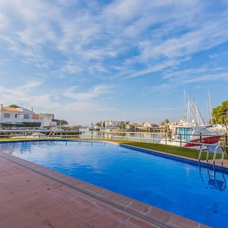 Piso De 2 Habitaciones, 3 Piscinas Y Cerca Del Mar Roses Eksteriør billede