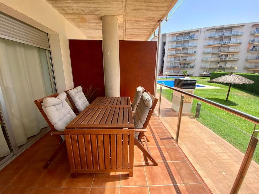 Piso De 2 Habitaciones, 3 Piscinas Y Cerca Del Mar Roses Eksteriør billede