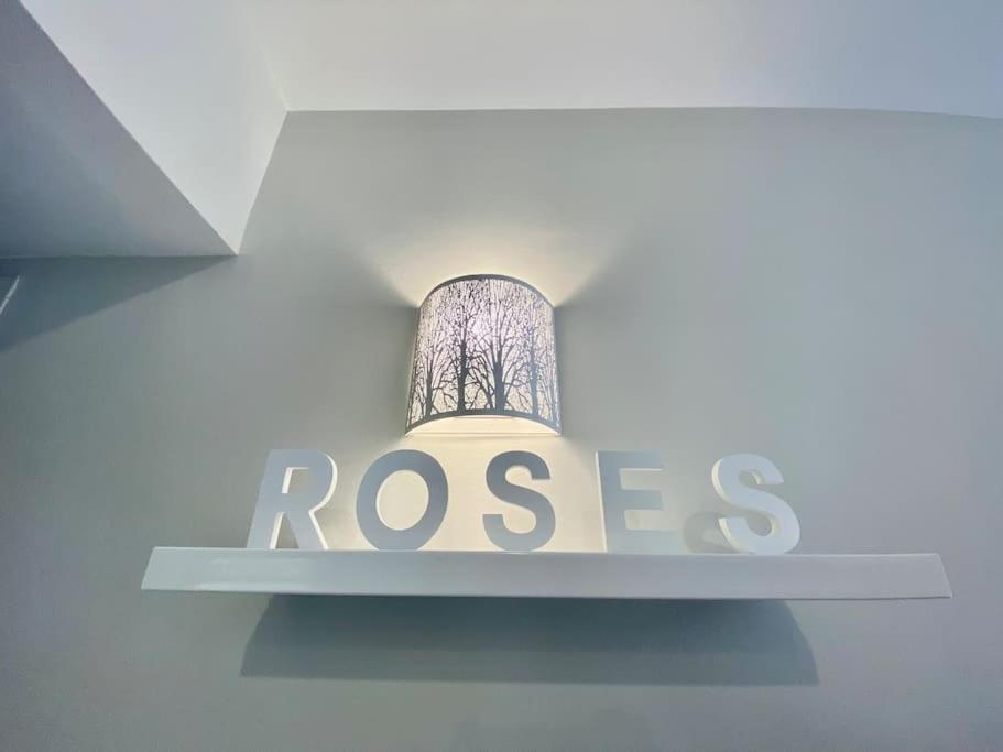 Piso De 2 Habitaciones, 3 Piscinas Y Cerca Del Mar Roses Eksteriør billede
