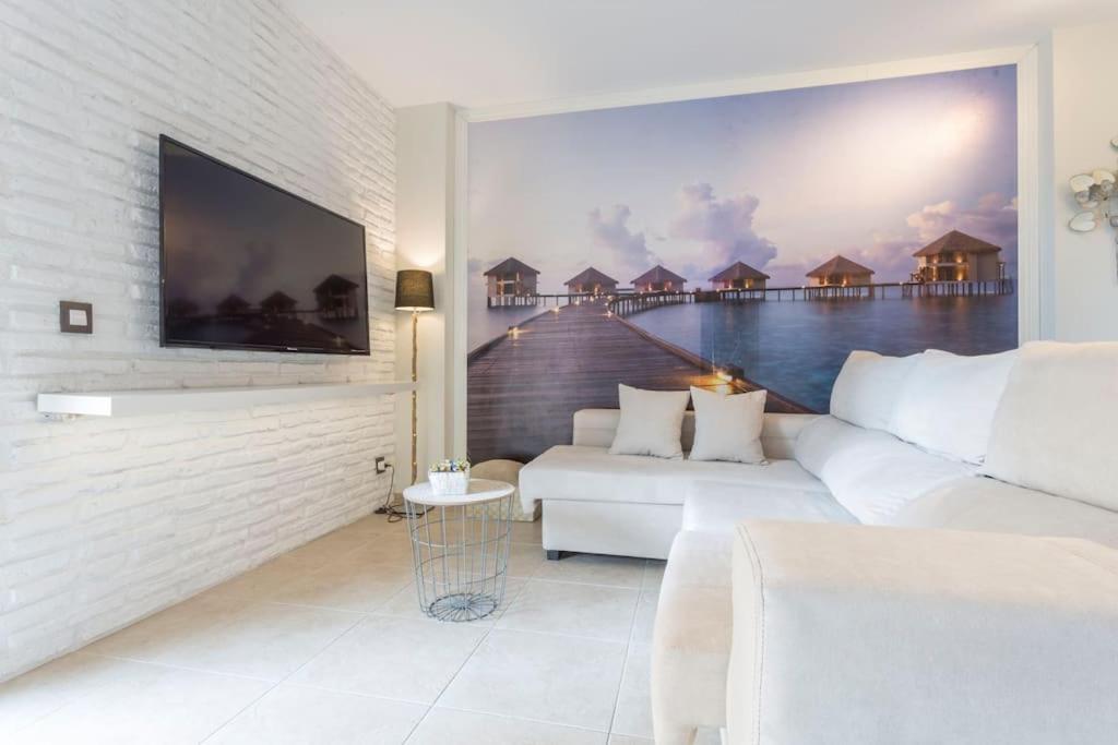 Piso De 2 Habitaciones, 3 Piscinas Y Cerca Del Mar Roses Eksteriør billede