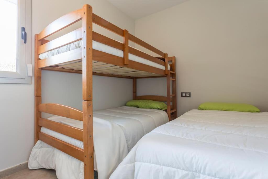 Piso De 2 Habitaciones, 3 Piscinas Y Cerca Del Mar Roses Eksteriør billede