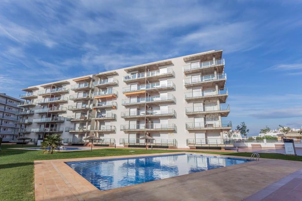Piso De 2 Habitaciones, 3 Piscinas Y Cerca Del Mar Roses Eksteriør billede